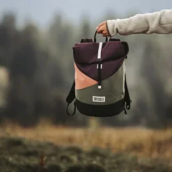 Sac à dos roll-top Wanaka Pocket - Mero Mero - Aubergine / Blossom Pink / Cypress Green