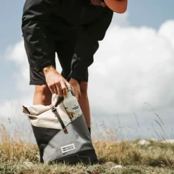Sac à dos roll-top Wanaka Pocket - Mero Mero - Sand/Dark Grey/ Stone Grey/ Brown Leather