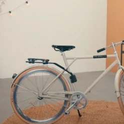 Siège vélo arrière Urban Iki - Fixation cadre - Noir / Marron